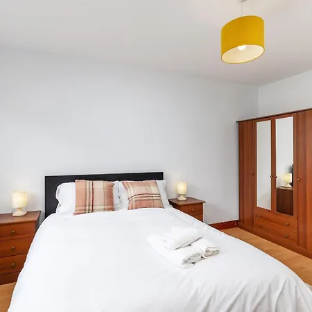 Centre Modern 3 Bedroom House