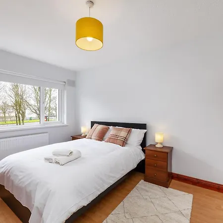 Centre Modern 3 Bedroom House Holiday home