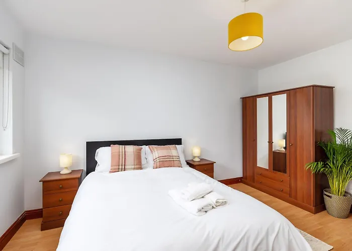 Centre Modern 3 Bedroom House