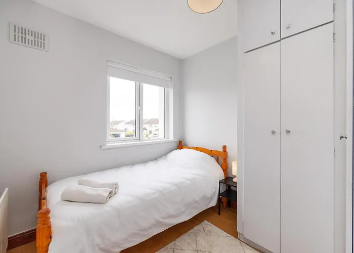 Centre Modern 3 Bedroom House Feriehus *